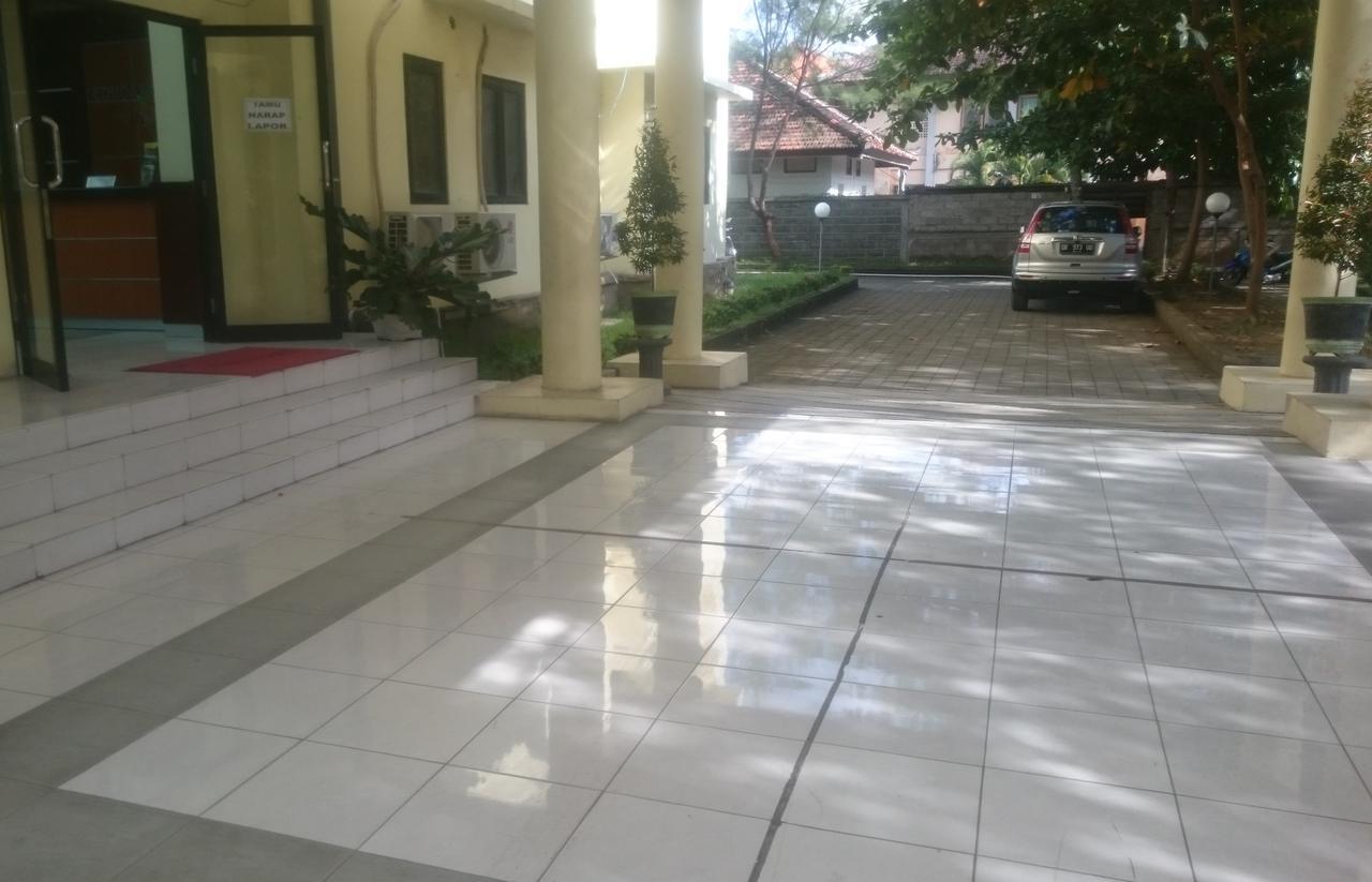 Edutel Undiksha Hotel Singaraja Esterno foto
